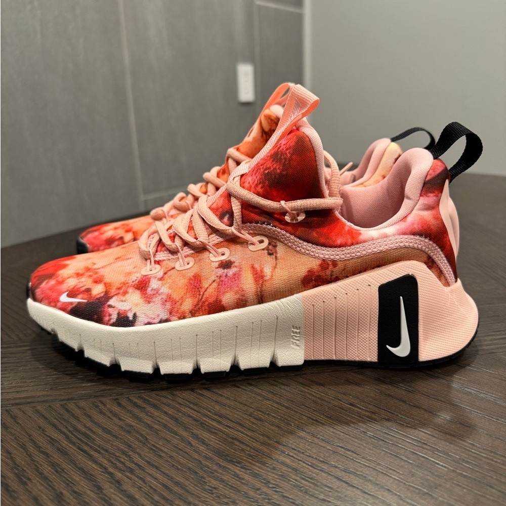 Nike Women's Floral Metcon 6